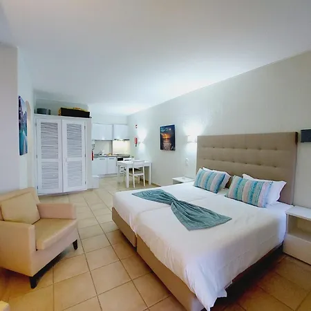 Big Terrace With Sea View 98 דירה *