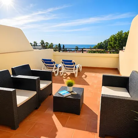 Big Terrace With Sea View 98 דירה